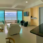 Apartamento P32 Frente Al Mar Con Balcon Aire Acondicionado Y Wifi