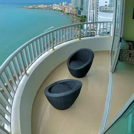 Apartamento P32 Frente Al Mar Con Balcon Aire Acondicionado Y Wifi Apartamento *